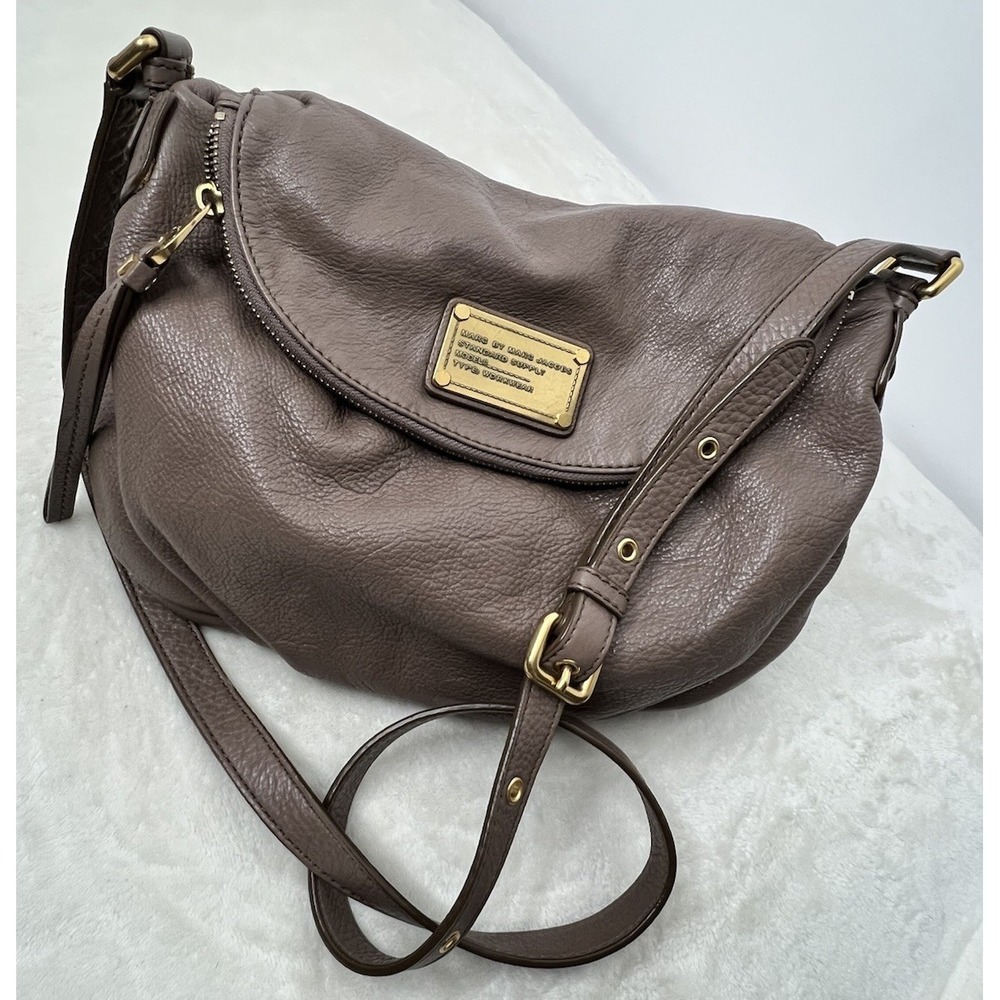 MARC BY MARC JACOBS Classic Q NATASHA Ash Brown Pebbled Crossbody Shoulder Bag - Picture 5 of 16